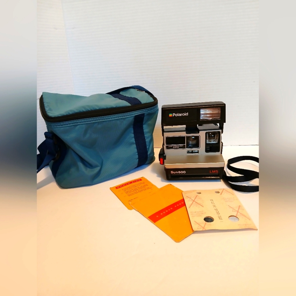 Vintage 1980's Polaroid Sun 600 LMS. Very Good Condition! Retro gifts camera